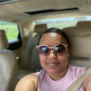 Meet your Posher, Vanessa